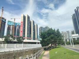 安联尚璟府停车场