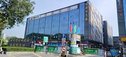 福海信息港停车场