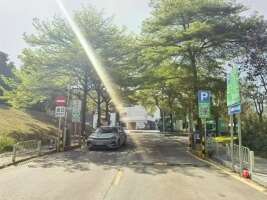 五指耙公园西门停车场