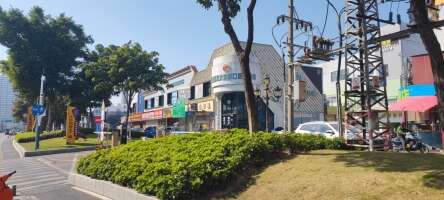 大东明城市广场停车场