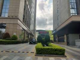 格雅科技大厦停车场