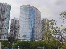 绿景酒店停车场