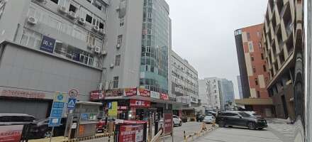 八卦岭四区停车场