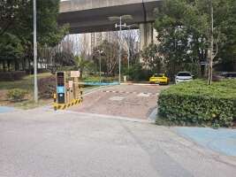 凤宾路停车场