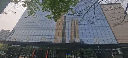 龙岗创汇大厦停车场