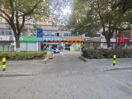 新河花苑外围停车场