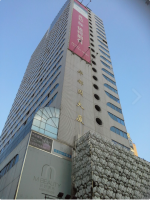 华都园大厦停车场