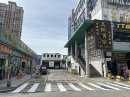 万顺酒家停车场