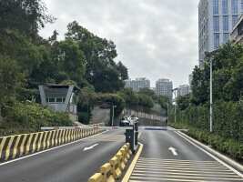 松语楼停车场