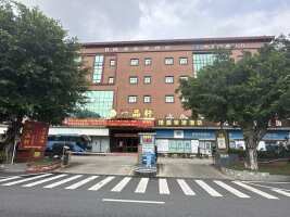 博源美域酒店停车场