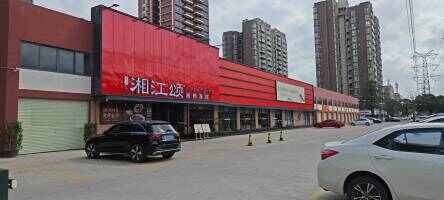 德馨俪苑停车场