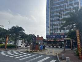 珠海攀越创业园地面停车场