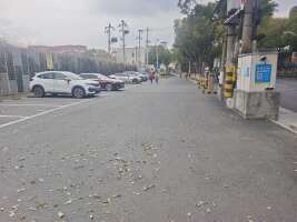 镇中中路停车场