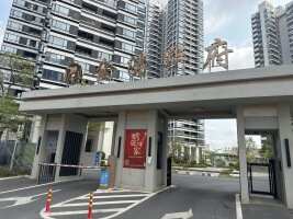 金涛华府停车场