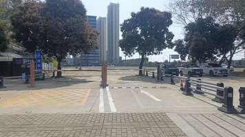珠城路临时便民停车场