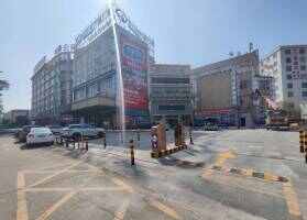 环镇南路72号车场