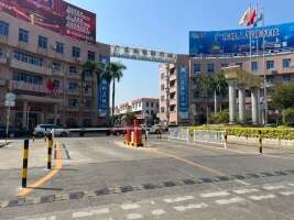 西樵轻纺城停车场