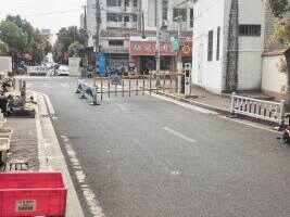 丽华二村停车场