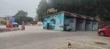中南石化南会加油站停车场