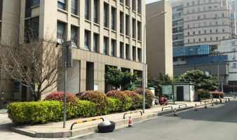 置信商务广场停车场