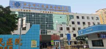 古镇人民医院老院区停车场