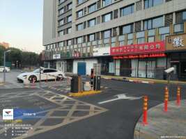 芝时商业广场（地面）停车场