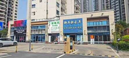 碧桂园招商大名府外围停车场