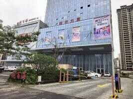 裕华大厦停车场