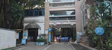 金汇湖景花园停车场