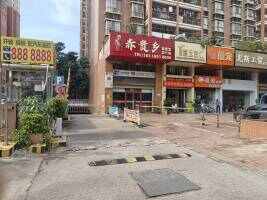 嘉泰新苑地库停车场