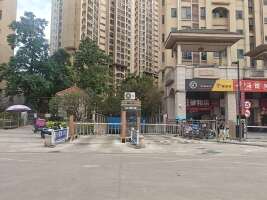 鑫月城一期停车场
