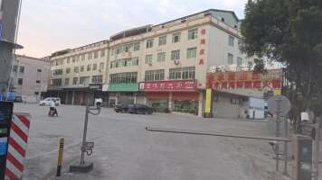 金水湾商业广场停车场