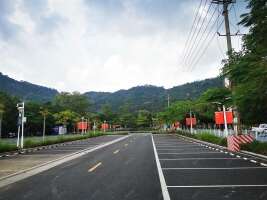 芙蓉度假区停车场