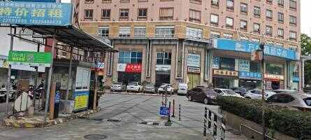 方中电脑城停车场