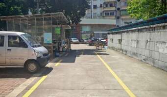 万丰商住小区停车场