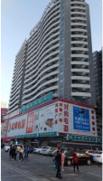 方中鸿福广场停车场