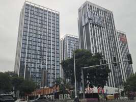 南城西平新地中心停车场