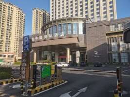 中凯国际酒店停车场