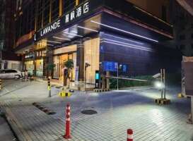 富隆大厦常平麗枫酒店停车场