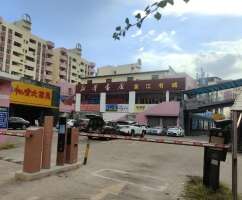 黄江松宝大家居停车场