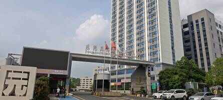 显高智慧园停车场