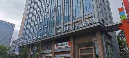 汉宏盈基商务中心停车场