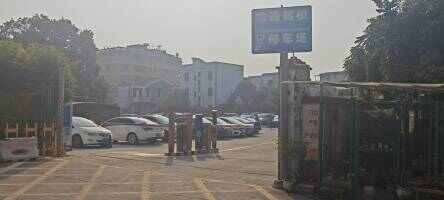 莲塘路恒通驾校停车场