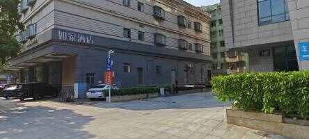 达兴豪苑停车场