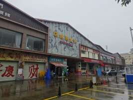 环城美食街停车场