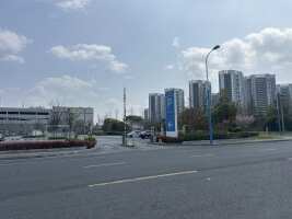 苏州迪卡侬（浒关店）停车场