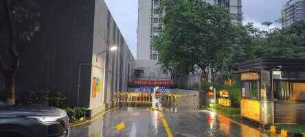 越秀滨海御城停车场