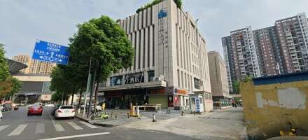 五块石佳成停车场