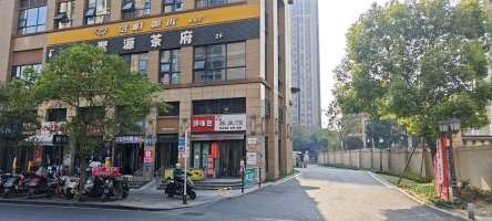 华润凯旋天地停车场