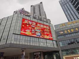 上美广场停车场